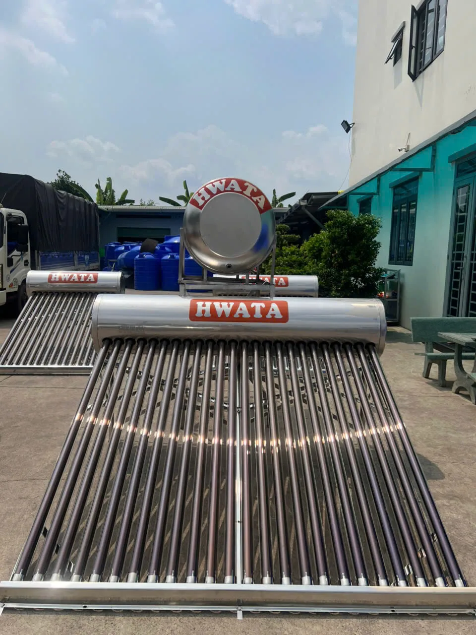 Máy Nước Nóng Năng Lượng Mặt Trời Hwata 180L HW304-180L 18 ống F58